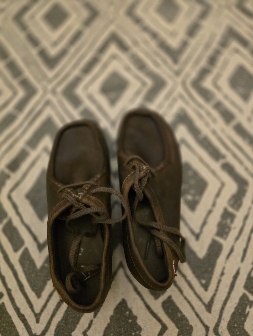 Classic Clarks Wallabees, Low Profile, Smooth Brown Leather, Sz 7.
